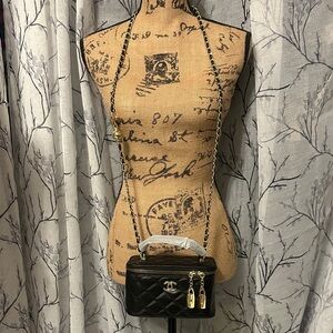 New Fashion Inspired Item (BAG)